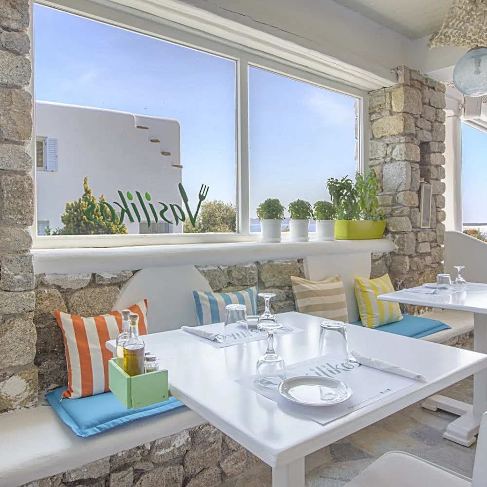Vasilikos Mykonos. Greek cuisine and cocktail bar