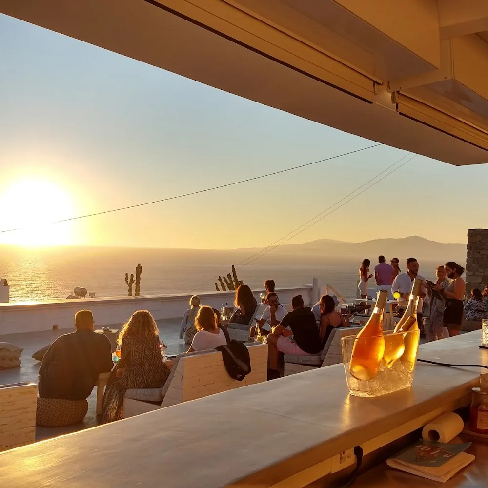Adelon Sunset Bar