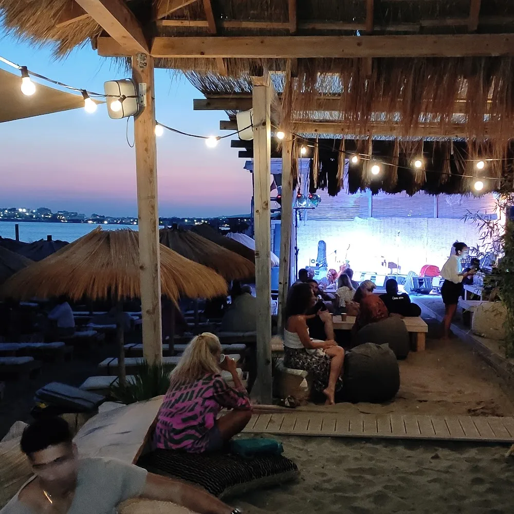 Almiri beach bar