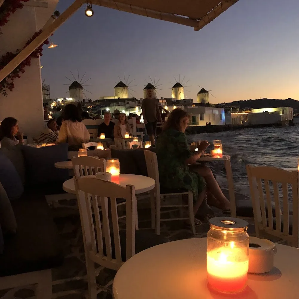 Breeze Cocktail Bar