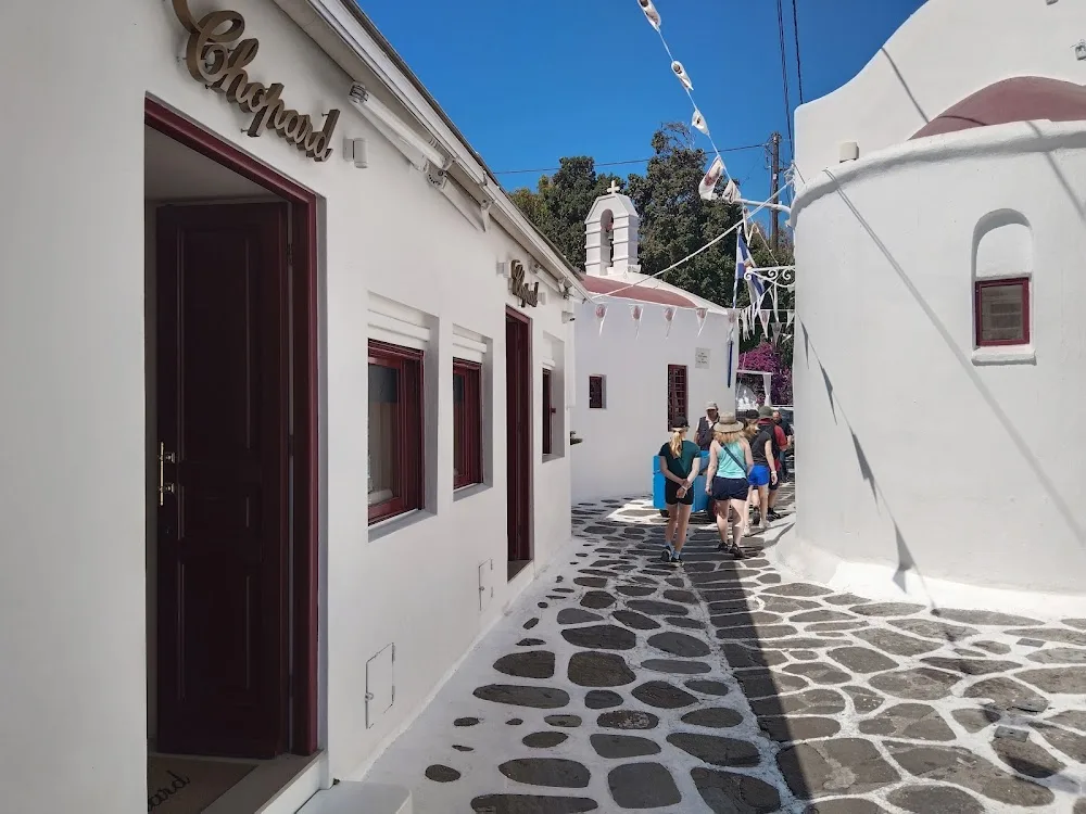 Minha Mykonos