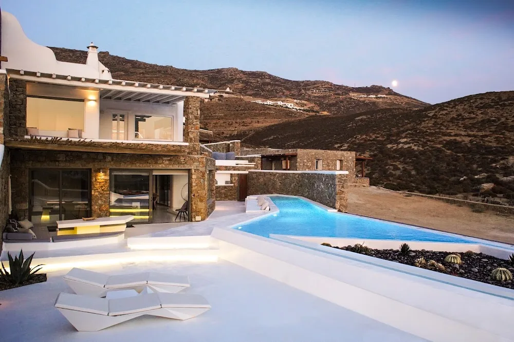 Beachfront Villa, Staff, Boat, Pool, Tennis, Gated