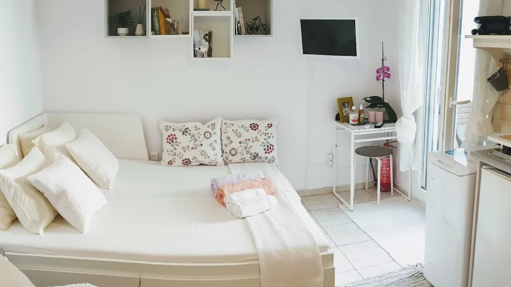 La Playa Studio Best location close to the Beach & center