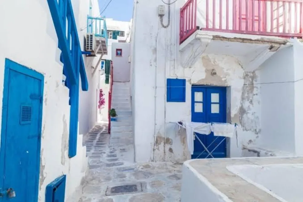 Mykonos Vibes Downtown Townhouse - Two-Bedroom Apartment