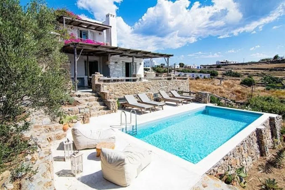 THE HOUSE IN THE FIELD WITH THE AMAZING SEA VIEW